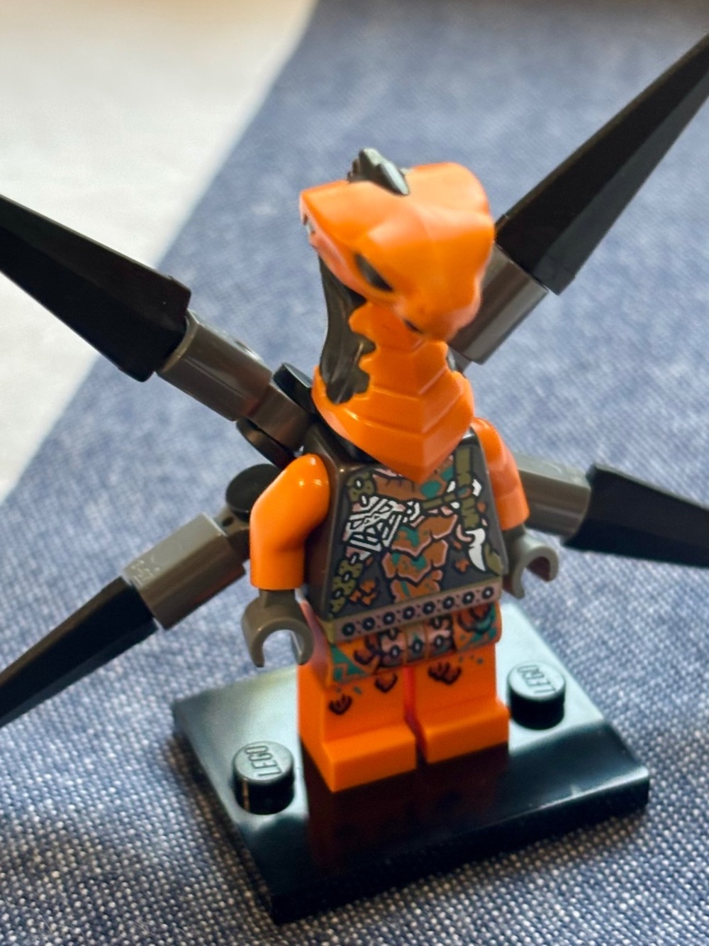 LEGO NINJAGO Core "Viper Flyer" njo0723 with stand & "wings" LIKE NEW condition.